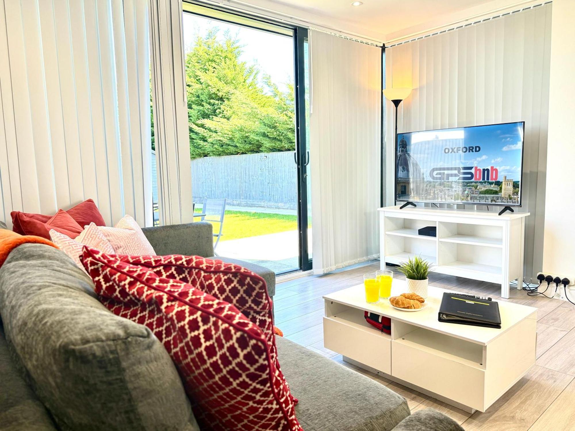 Evergreen Lodge - Two Bed Lux Flat - Parking, Garden, Patio, Wifi, Netflix - Close To Blenheim Palace & Oxford - F3 Kidlington Eksteriør bilde