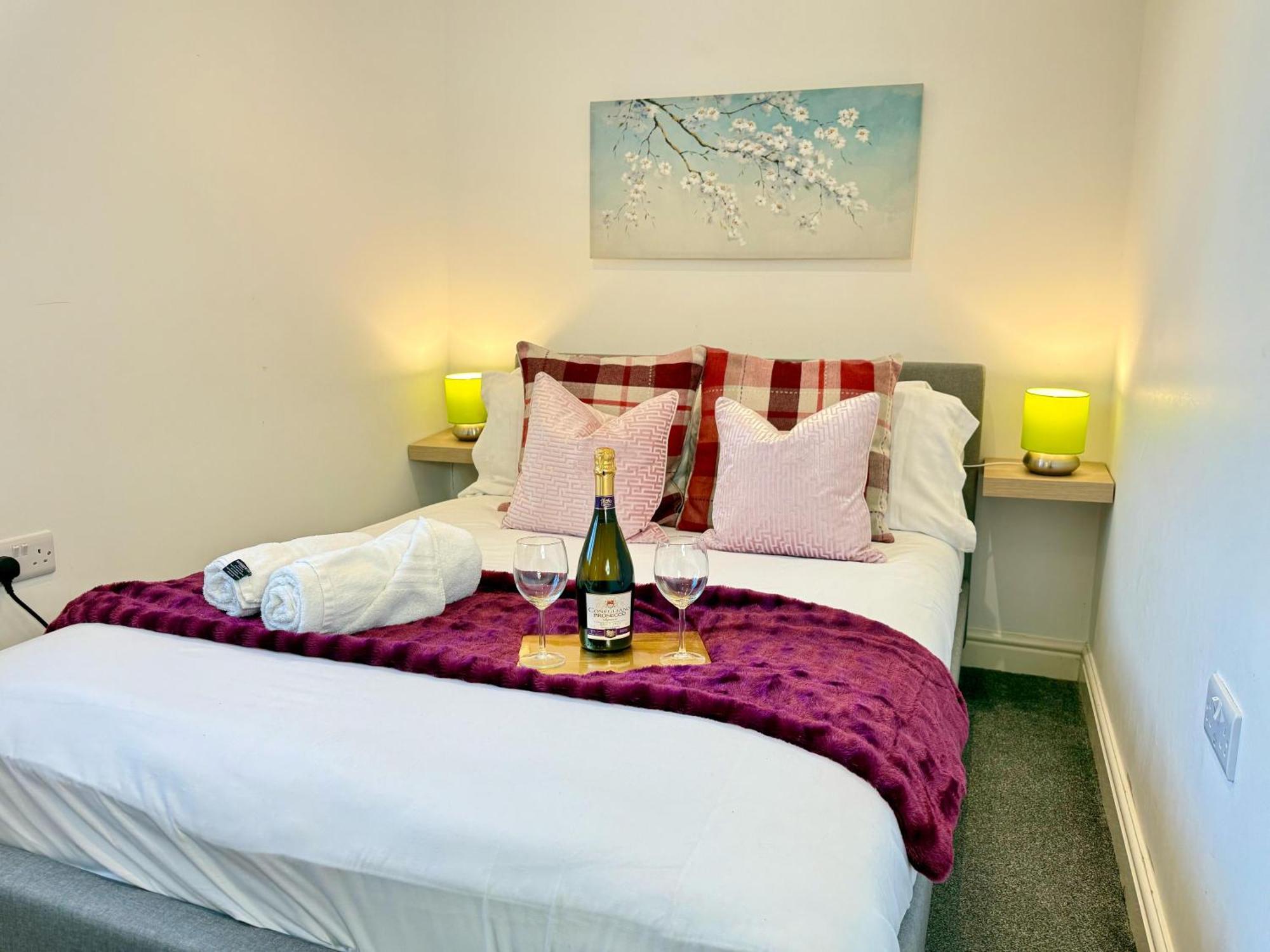 Evergreen Lodge - Two Bed Lux Flat - Parking, Garden, Patio, Wifi, Netflix - Close To Blenheim Palace & Oxford - F3 Kidlington Eksteriør bilde