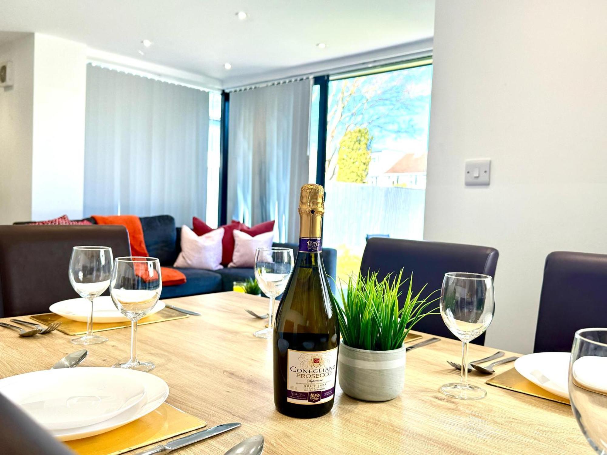 Evergreen Lodge - Two Bed Lux Flat - Parking, Garden, Patio, Wifi, Netflix - Close To Blenheim Palace & Oxford - F3 Kidlington Eksteriør bilde