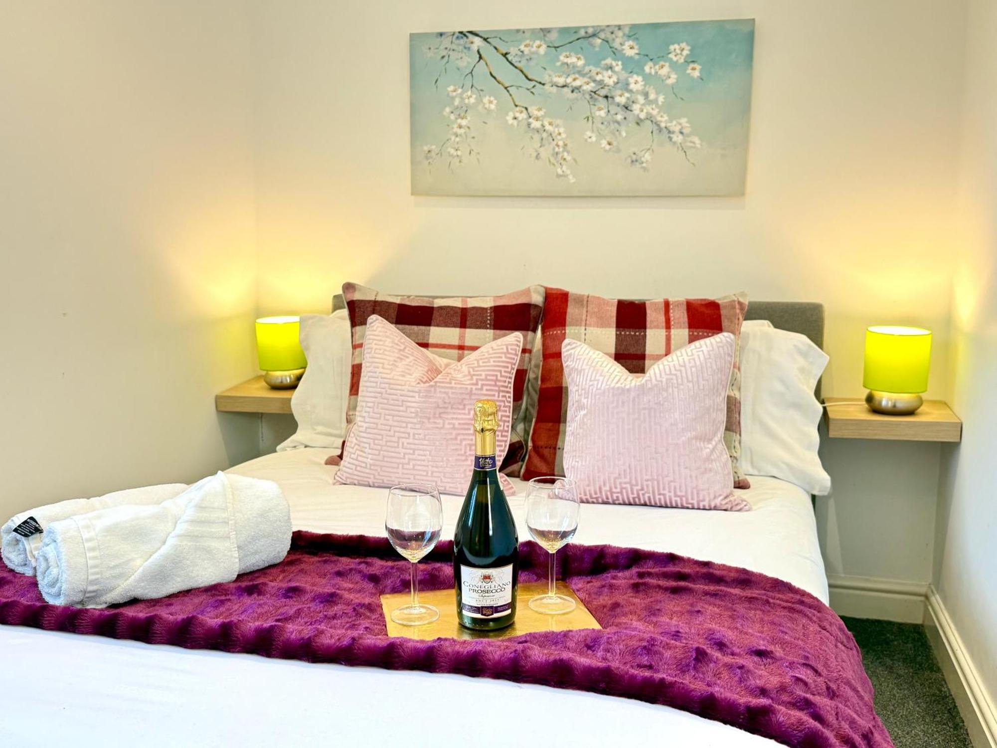 Evergreen Lodge - Two Bed Lux Flat - Parking, Garden, Patio, Wifi, Netflix - Close To Blenheim Palace & Oxford - F3 Kidlington Eksteriør bilde