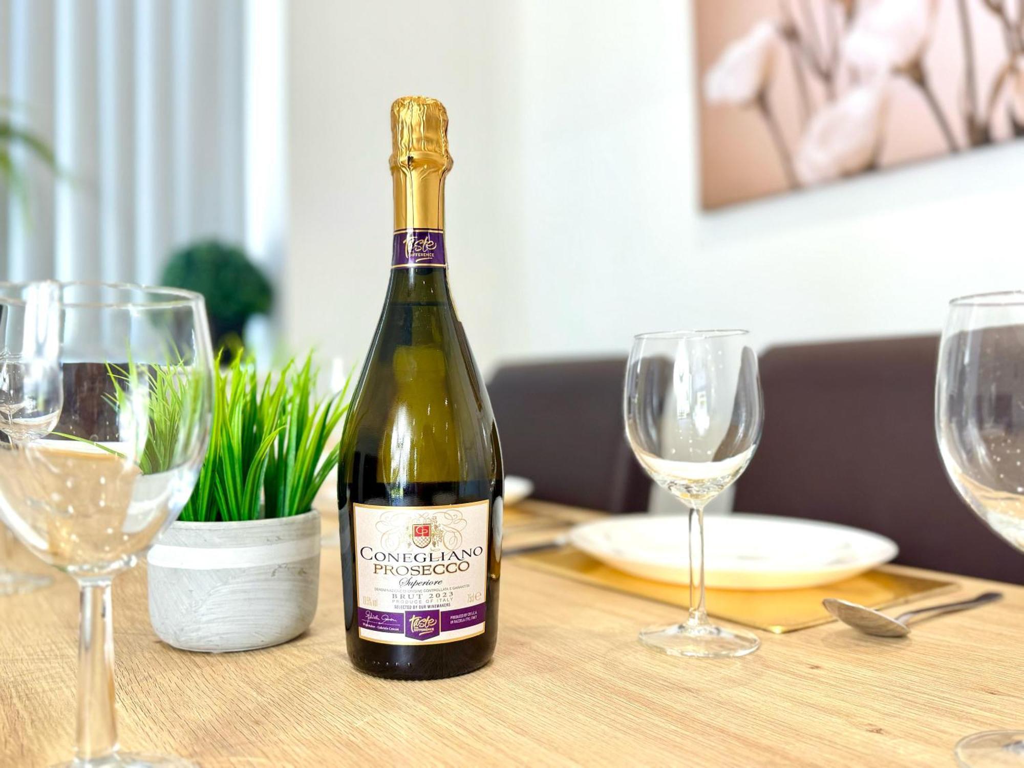 Evergreen Lodge - Two Bed Lux Flat - Parking, Garden, Patio, Wifi, Netflix - Close To Blenheim Palace & Oxford - F3 Kidlington Eksteriør bilde